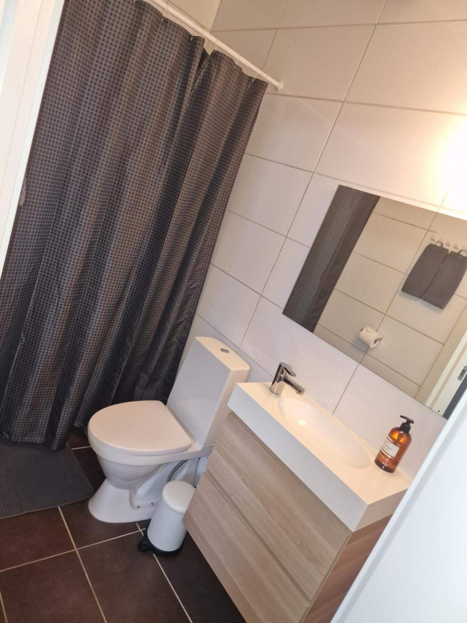 -kaupangur 2,700 Íbúð *
